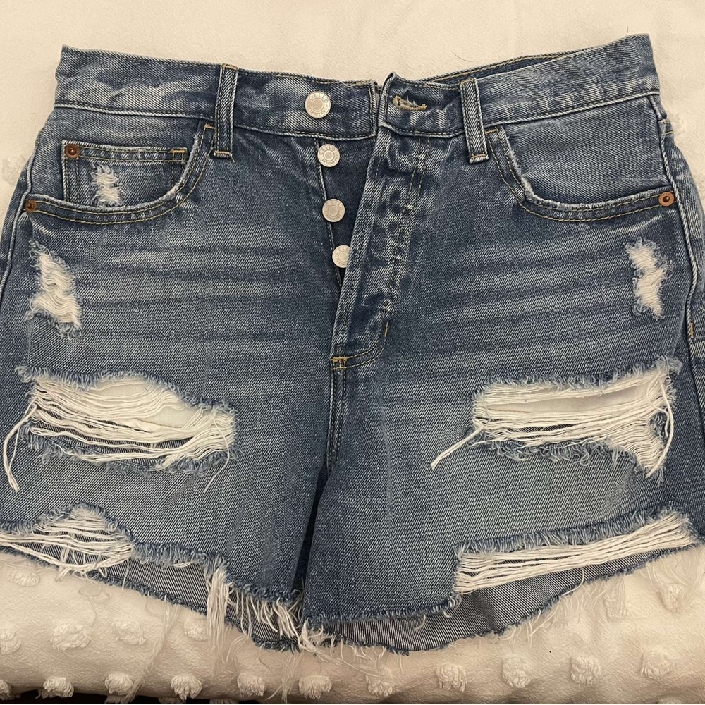 Cello medium wash denim shorts, Size Medium